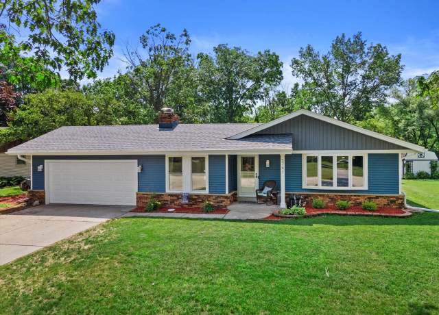Property at 5741 W Cascade Dr, Franklin, WI 53132, 3 beds, 3 baths