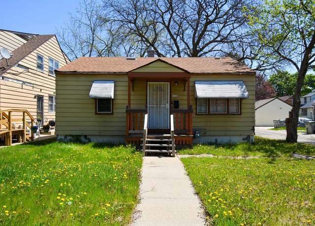 Property at 5220 N 29th St, Milwaukee, WI 53209, 2 beds, 1 bath