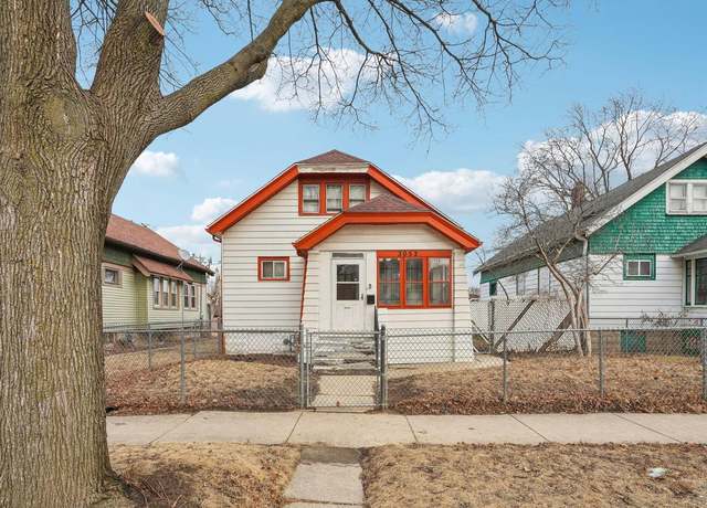 Property at 3052 N 47th St, Milwaukee, WI 53210, 3 beds, 1.5 baths