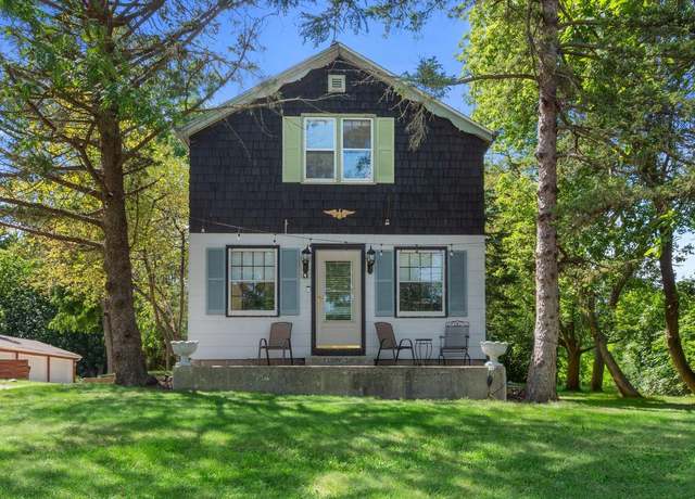 Property at 1941 S 124th St, New Berlin, WI 53151, 3 beds, 1.5 baths