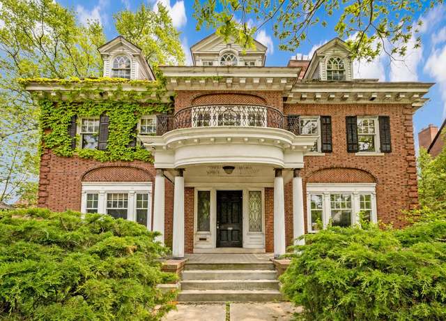 Property at 2242 N Lake Dr, Milwaukee, WI 53202, 7 beds, 3.5 baths