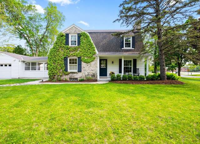 Property at 7342 N Longacre Rd, Fox Point, WI 53217, 3 beds, 2 baths