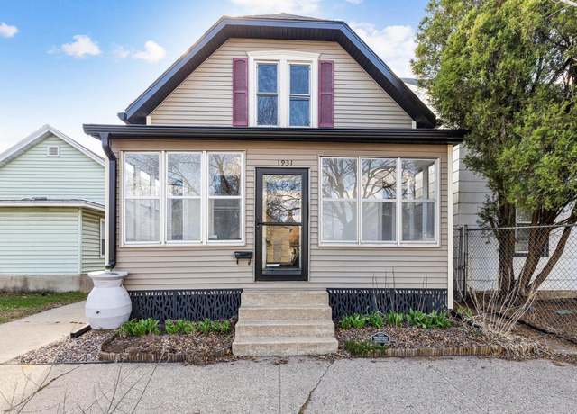 Property at 1931 Wood St, La Crosse, WI 54603, 3 beds, 1 bath