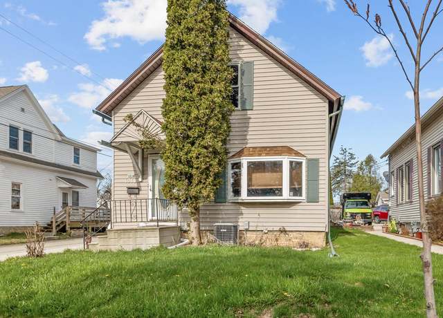 Property at 1214 S 17th St, Sheboygan, WI 53081, 4 beds, 2 baths