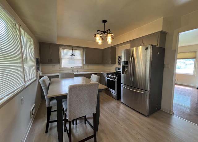 Property at 3668 S 79th St, Milwaukee, WI 53220, 3 beds, 1.5 baths