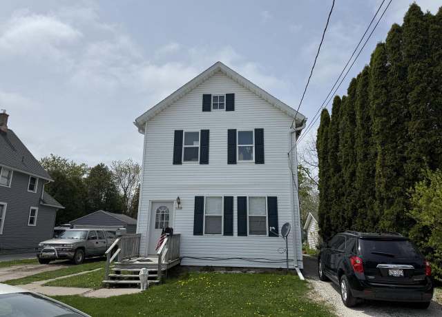 Property at 1020 S 15th St, Manitowoc, WI 54220