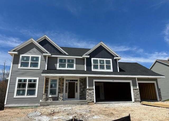 Property at 935 Kohlwey Dr, Grafton, WI 53024, 4 beds, 2.5 baths