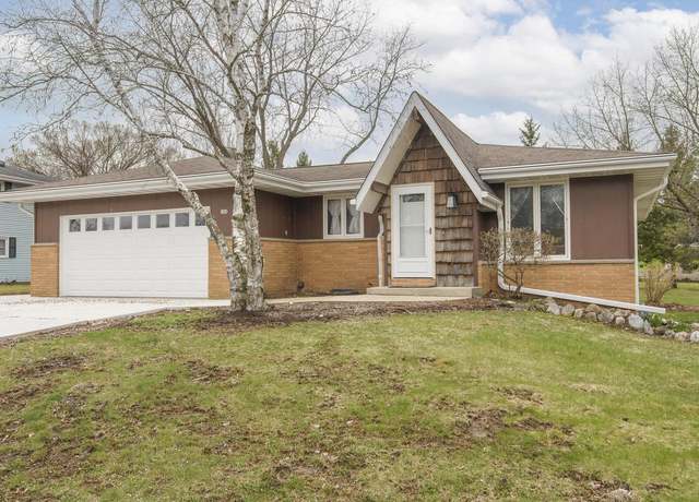 Property at 705 Summit St, Hartford, WI 53027, 4 beds, 1.5 baths