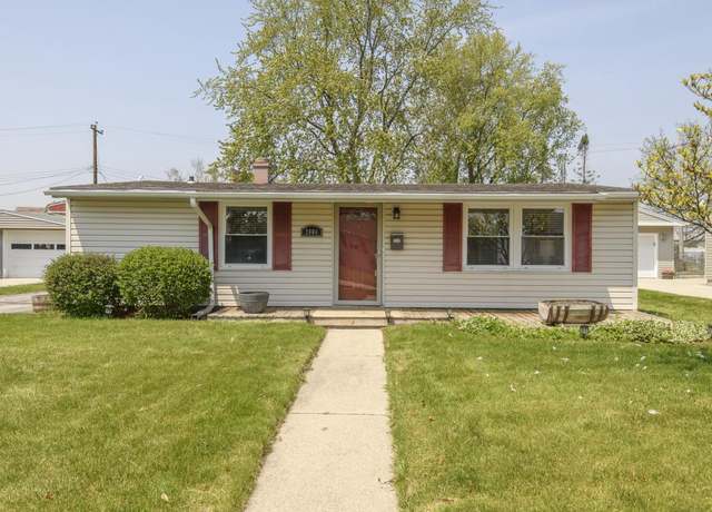 Property at 2608 Pinehurst Ave, Racine, WI 53403, 3 beds, 1 bath