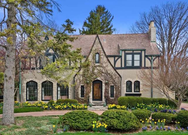 Property at 312 N Vincennes Cir, Racine, WI 53402, 4 beds, 4 baths