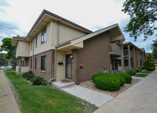 Property at 1647 S Carriage Ln #13, New Berlin, WI 53151, 2 beds, 2 baths