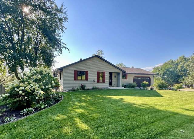 Property at 3214 Cliffside Dr, La Crosse, WI 54601, 3 beds, 2.5 baths
