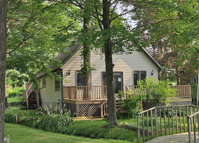 Property at W5325 W Sandy Dr, Shawano, WI 54166, 2 beds, 1 bath