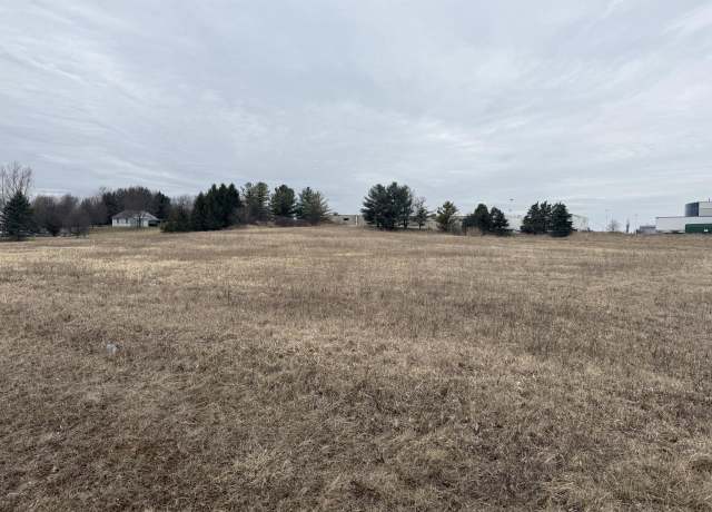 Property at 5660 W Oakwood Rd, Franklin, WI 53132