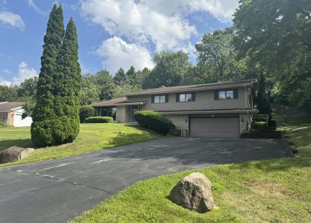 Property at N105W20975 Oak Ln, Germantown, WI 53022, 3 beds, 2 baths