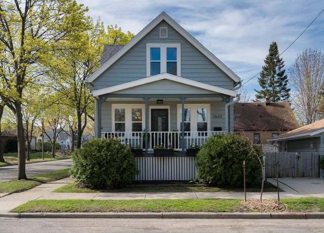 Property at 1633 E Saveland Ave, Milwaukee, WI 53207, 3 beds, 1.5 baths