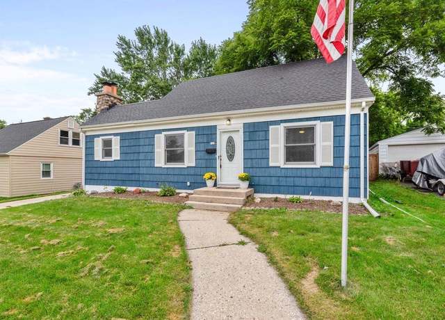 Property at 125 Summit Dr, Port Washington, WI 53074, 3 beds, 1 bath