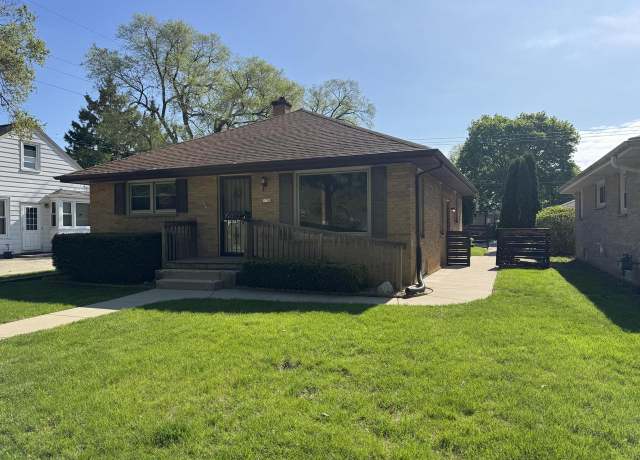 Property at 5760 N 69th St, Milwaukee, WI 53218, 3 beds, 1.5 baths