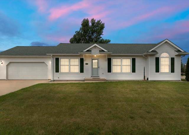 Property at 611 Arrowhead Dr, Twin Lakes, WI 53181, 4 beds, 3 baths