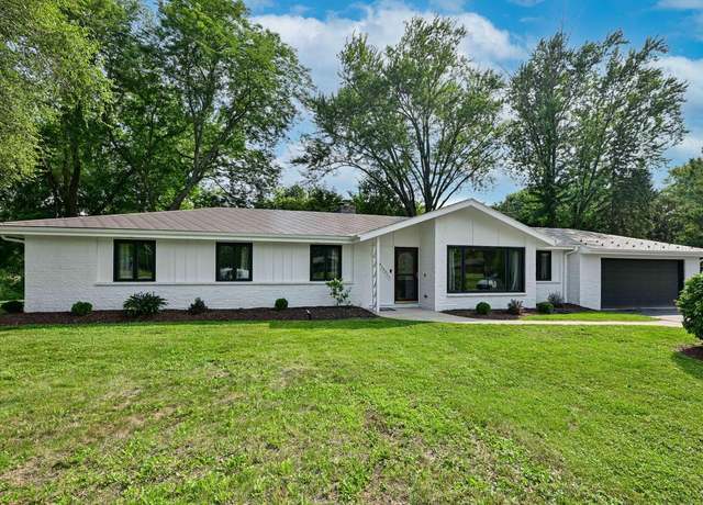 Property at N68W14031 Oakwood Dr, Menomonee Falls, WI 53051, 4 beds, 3 baths