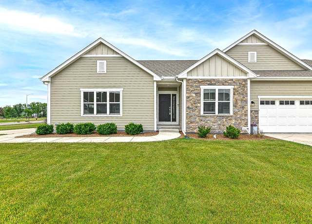 Property at 7811 W Park Circle Way North Way, Franklin, WI 53132, 3 beds, 2 baths