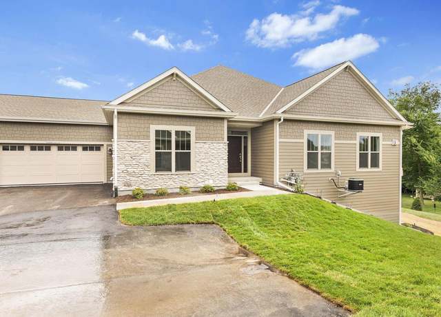 Property at N28W25273 Parkway Ridge Cir Unit -A Bldg 13 Unit 48, Pewaukee, WI 53072, 2 beds, 2 baths