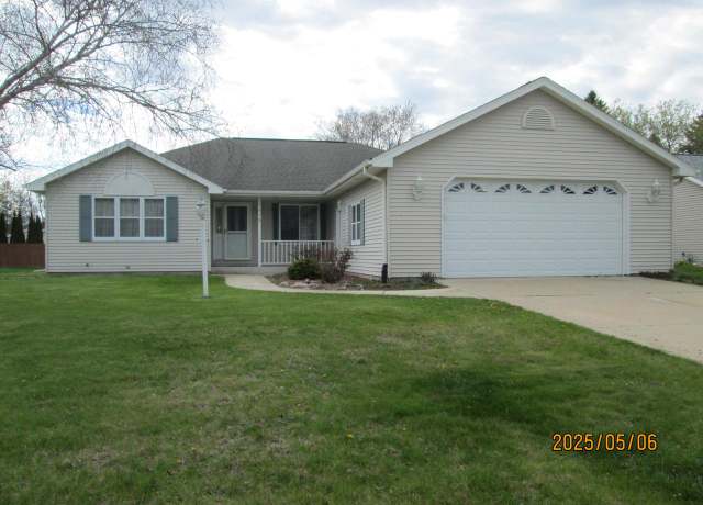 Property at 4912 Aberdeen Dr, Racine, WI 53402, 3 beds, 2 baths