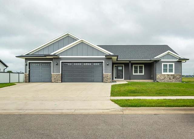 Property at 1132 Bridger Dr, Holmen, WI 54636, 4 beds, 3 baths