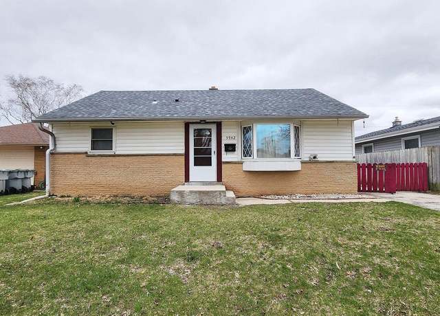 Property at 5942 N 79th St, Milwaukee, WI 53218, 3 beds, 1 bath