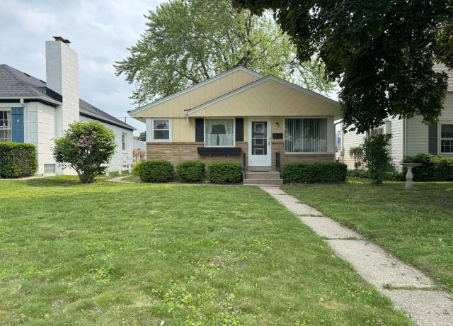 Property at 10615 W Manor Park Dr, West Allis, WI 53227, 3 beds, 1.5 baths