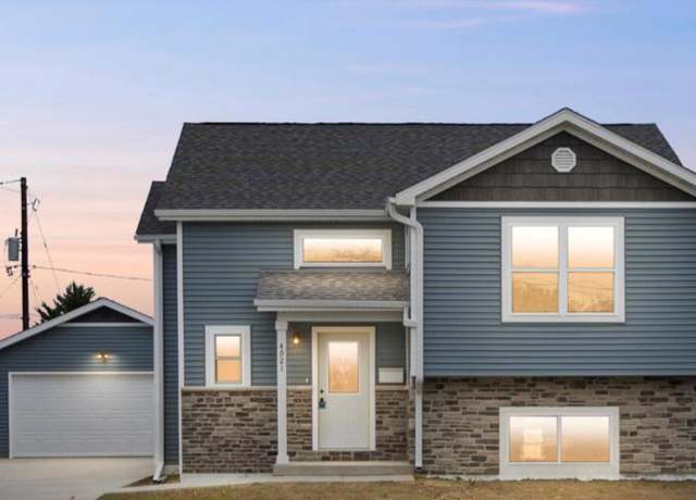 Property at 4921 38th Ave, Kenosha, WI 53144, 3 beds, 2.5 baths