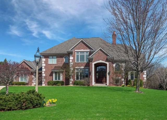 Property at W286N3284 Woodgate Ct, Pewaukee, WI 53072, 5 beds, 3.5 baths