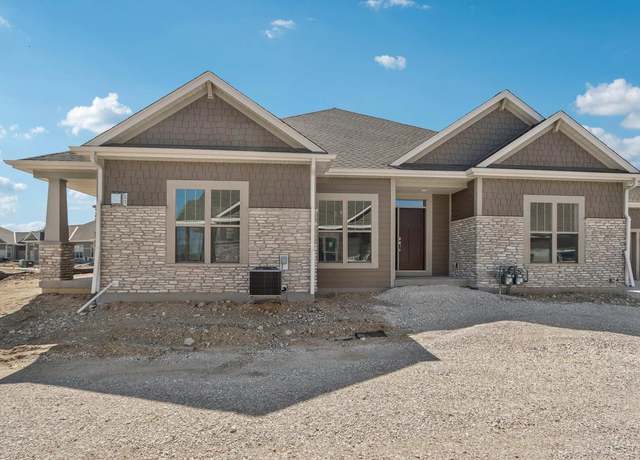 Property at N28W25273 Parkway Ridge Cir Unit -B Bldg 13 Unit 47, Pewaukee, WI 53072, 2 beds, 2 baths