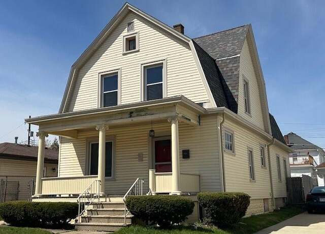 Property at 2028 Carter St, Racine, WI 53402, 4 beds, 1.5 baths