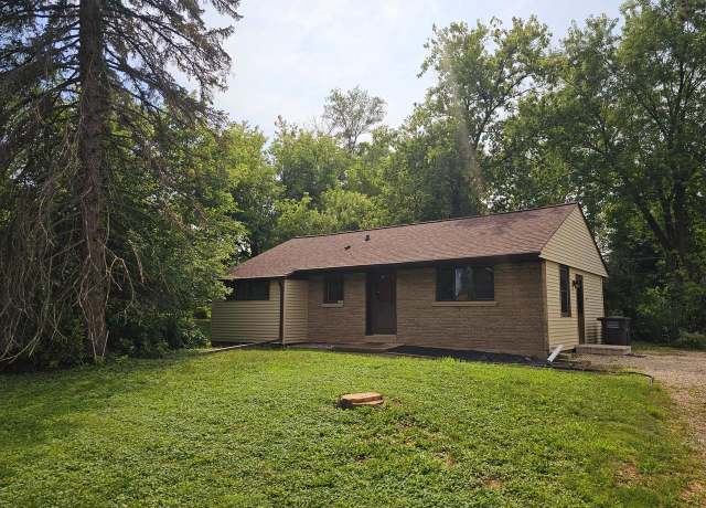 Property at 5257 S 28th St, Milwaukee, WI 53221, 2 beds, 1 bath