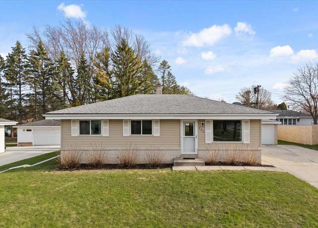 Property at 223 W Beutel Rd, Port Washington, WI 53074, 3 beds, 1 bath