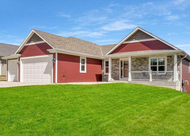 Property at 262 Owls Ln, Kewaskum, WI 53040, 3 beds, 2 baths