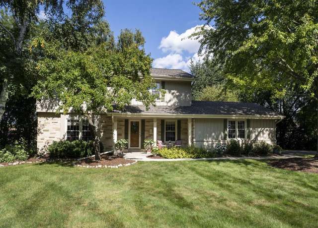 Property at 21330 Hollycrest Ct, Brookfield, WI 53045, 4 beds, 2.5 baths