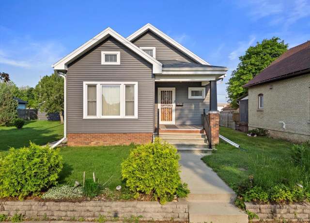 Property at 2918 97th St, Sturtevant, WI 53177, 3 beds, 2 baths
