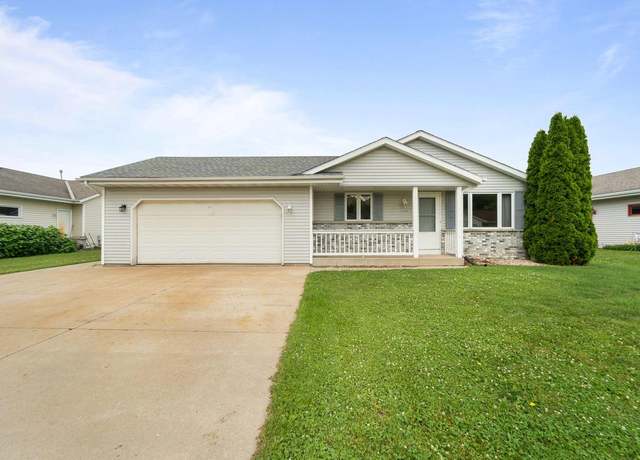 Property at 1424 Meridian Ave, West Bend, WI 53095, 3 beds, 2.5 baths