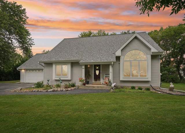 Property at 4330 S Calhoun Rd, New Berlin, WI 53151, 3 beds, 2.5 baths