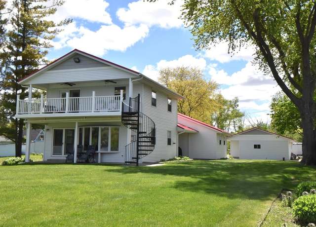 Property at 2462 Wallace Lake Rd, West Bend, WI 53090, 4 beds, 2 baths