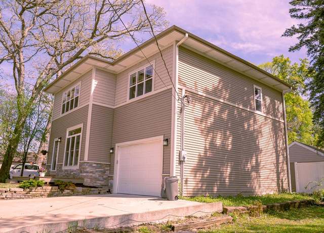 Property at N21W29727 Glen Cove Rd, Pewaukee, WI 53072, 4 beds, 3 baths
