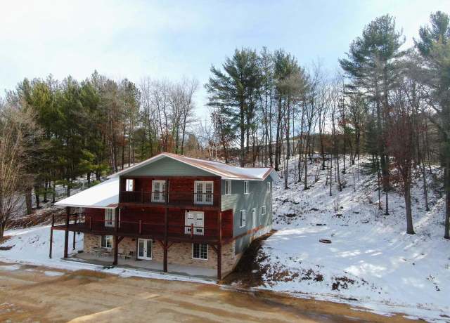 Property at 26350 Drake Ln, Cazenovia, WI 53924, 7 beds, 5.5 baths