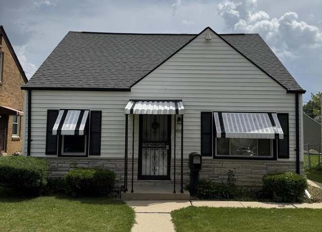 Property at 4434 N 30th St, Milwaukee, WI 53209, 2 beds, 1.5 baths