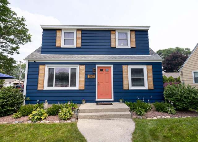 Property at 2800 S 111th St, West Allis, WI 53227, 3 beds, 1 bath