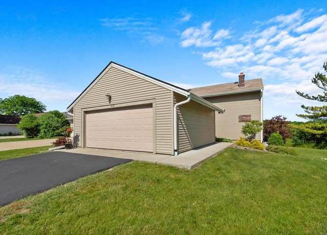 Property at 618 Westridge Dr, West Bend, WI 53095, 3 beds, 1.5 baths