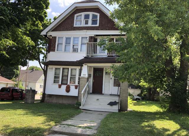 Property at 2878 N 57th St #2880, Milwaukee, WI 53210, 4 beds, 2 baths