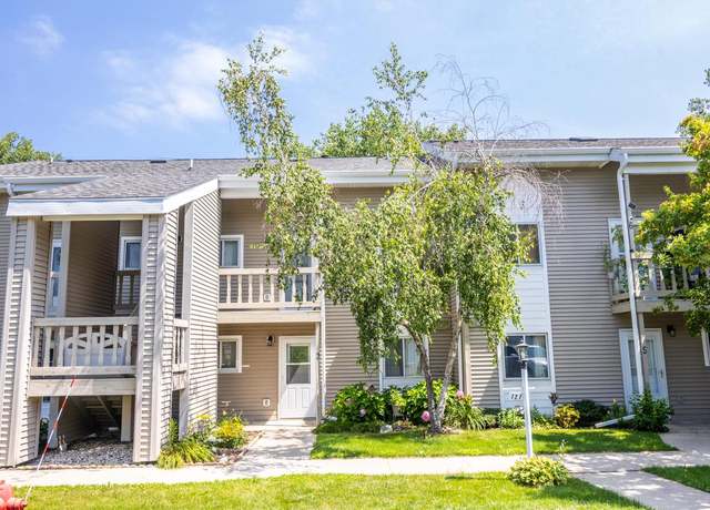 Property at 727 E Lakeview Rd #4, Hustisford, WI 53034, 3 beds, 2 baths