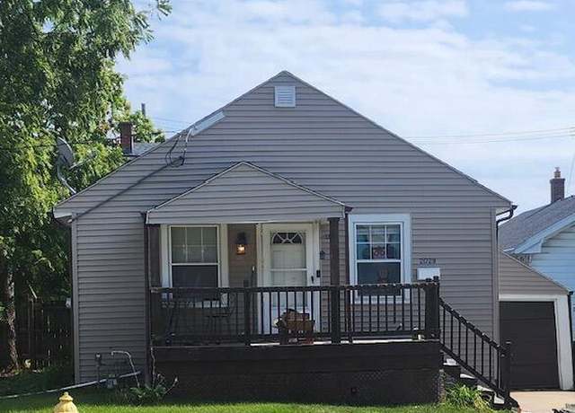 Property at 2029 Grange Ave, Racine, WI 53403, 2 beds, 1 bath